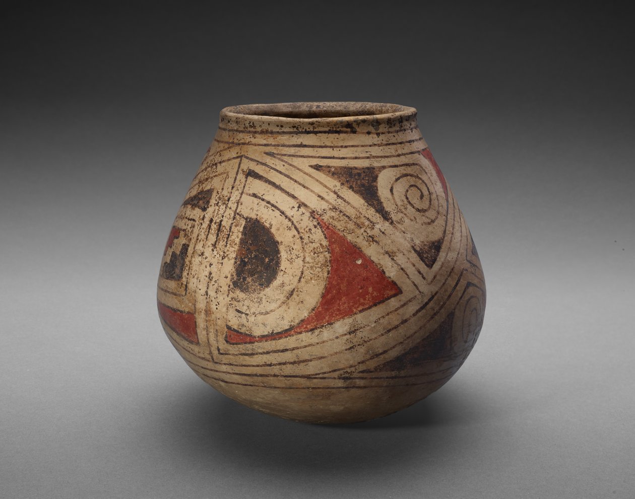 Purkki (Olla) geometrisilla kuvioilla, Casas Grandes tekijältä Culture Mogollon