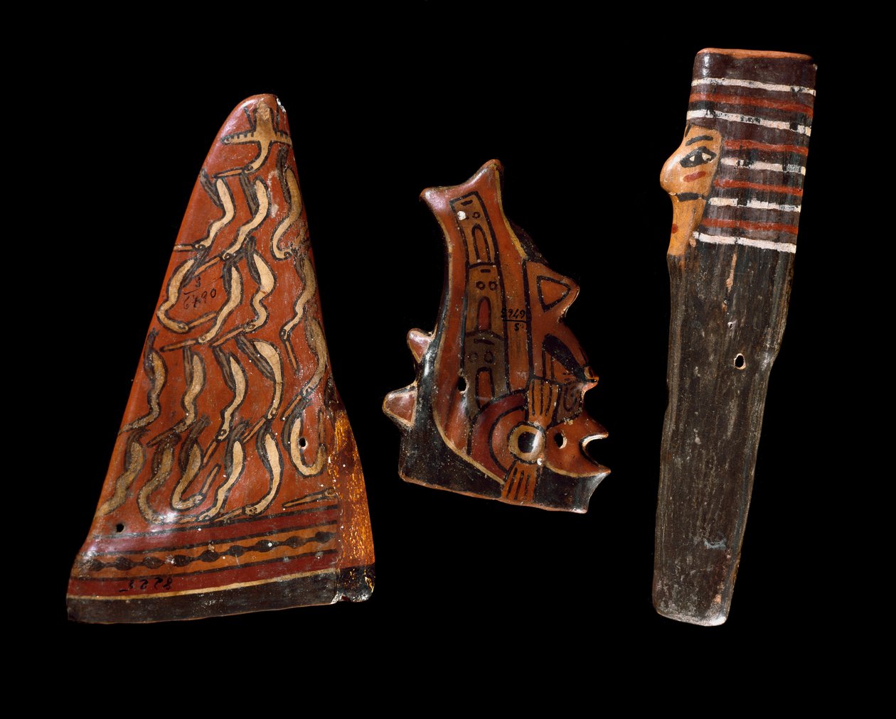 Esikolumbialainen taide, Nazcan sivilisaatio: puiset soittimet (mukaan lukien panhuilu?). 100 eKr.-800 jKr. Lima, arkeologinen museo tekijältä Culture Nazca