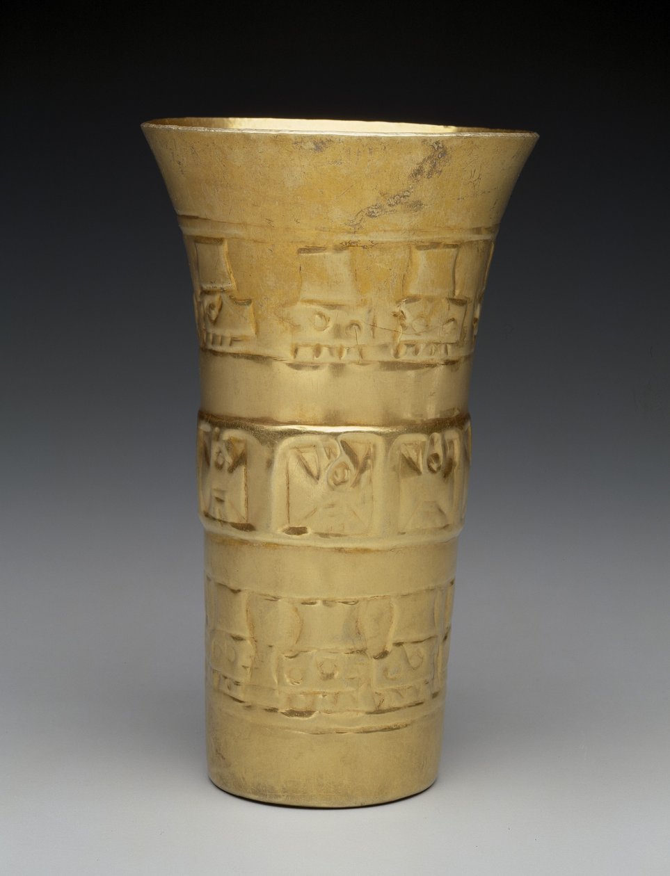 Cup: Linnut ja päät, 900-1100 (kulta) tekijältä Culture Sicán