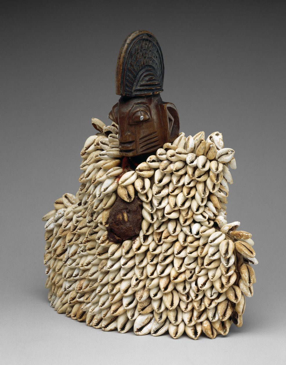 Kaksoisfiguuri (ere ibeji), jossa on vaate tekijältä Yoruba Culture