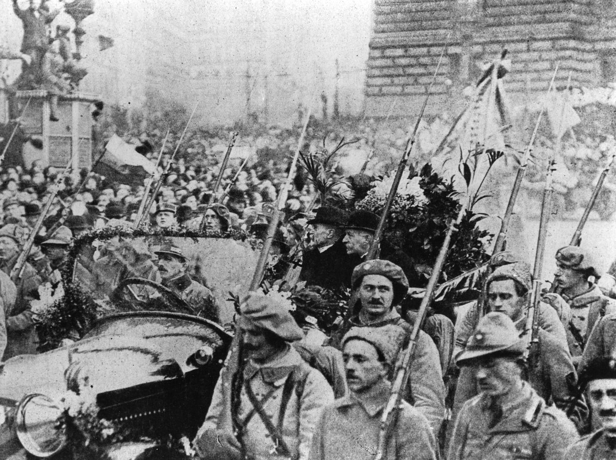 Masarykin saapuminen Prahaan 8. joulukuuta 1918 tekijältä Czech Photographer
