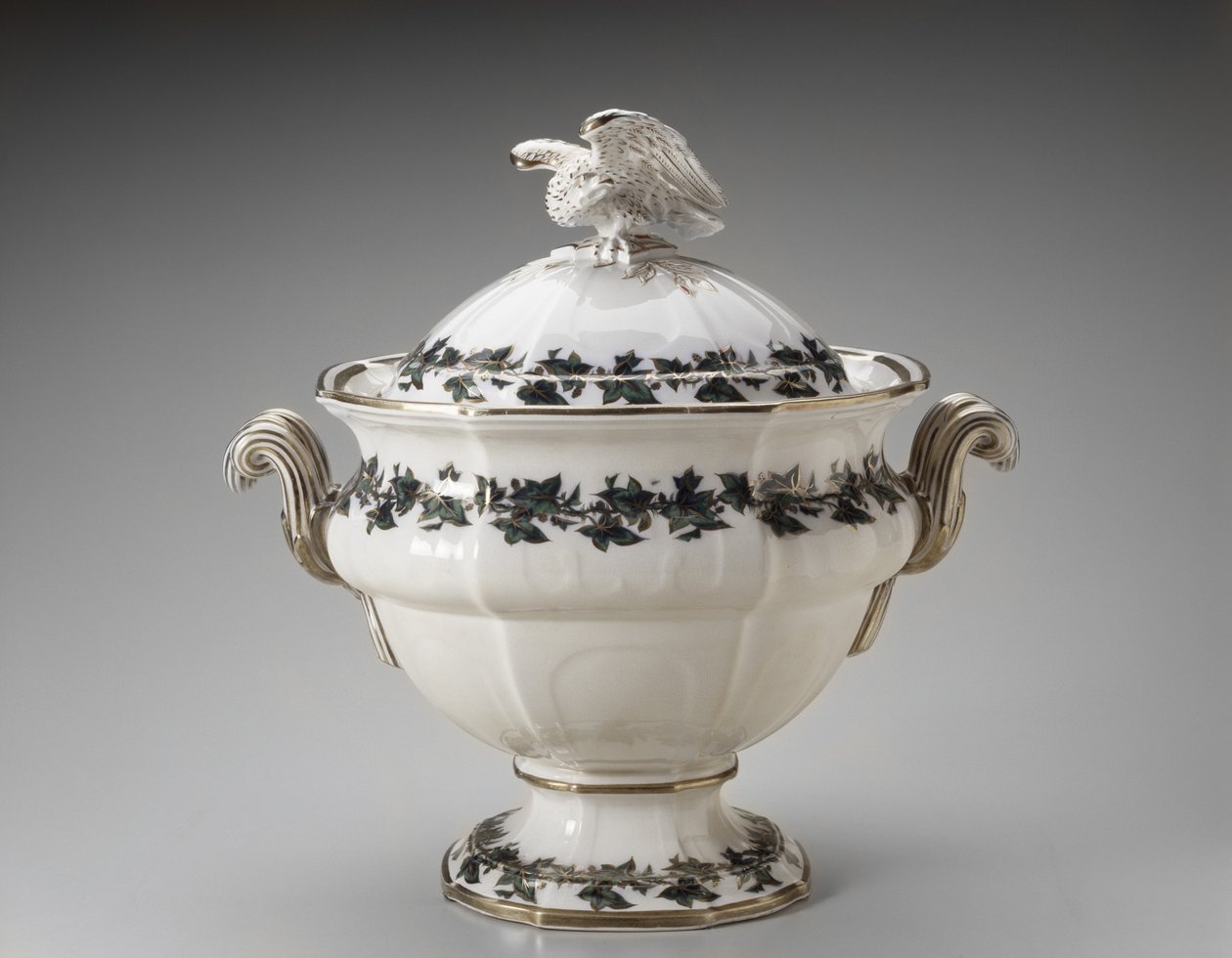 Keitto Tureen, c. 1853 (lyijylasitetut keramiikka) tekijältä Dale Hall Pottery T. J. and J. Mayer
