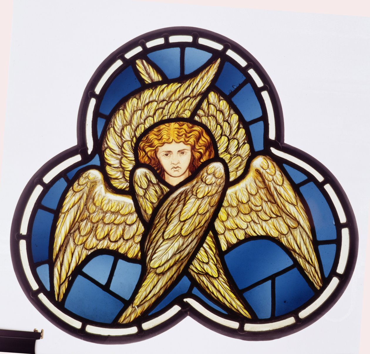 Ikkuna, jossa on monisiipinen enkeli, William Morrisin tehtaan valmistama, 1870 (lasimaalauksia). tekijältä Dante Gabriel and Burne Jones, Edward Rossetti