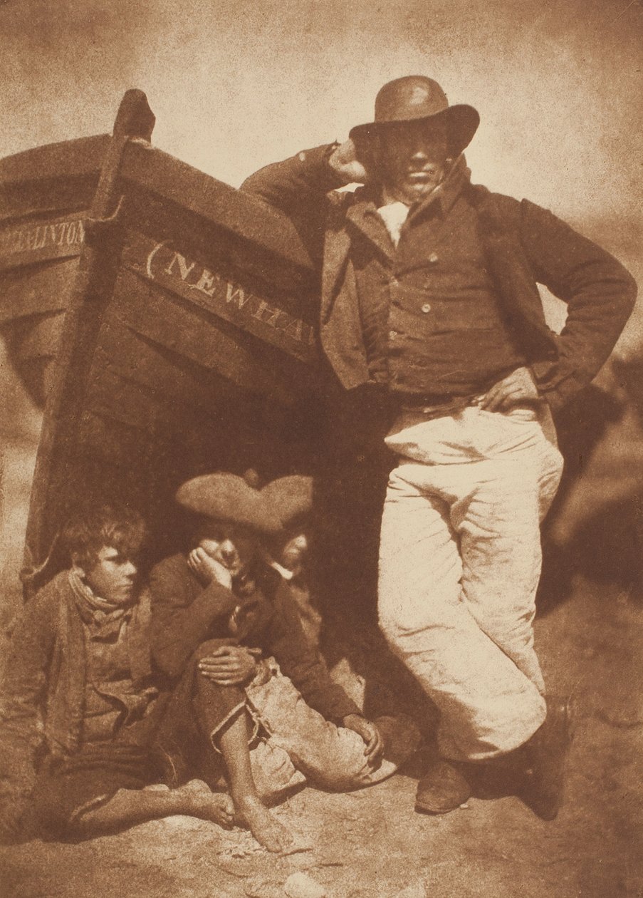 James Linton ja kolme poikaa, Newhaven, 184347, painettu n. 1916. Tekijät: David Octavius Hill, Robert Adamson, Hill & Adamson. tekijältä Hill and Adamson
