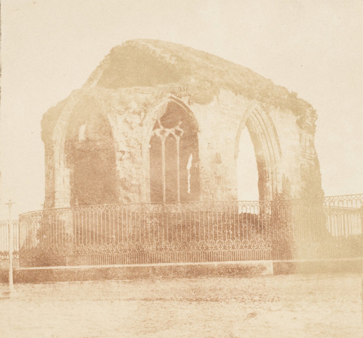 St. Andrews. Blackfriarsin kappeli, 1843-47. Tekijät: David Octavius Hill, Robert Adamson, Hill & Adamson. tekijältä Hill and Adamson