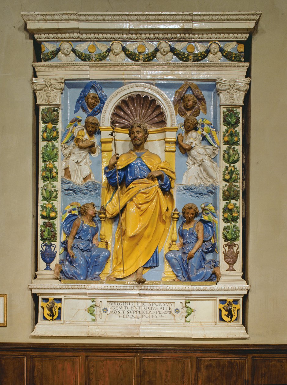 Kristus valtaistuimella enkelien kanssa, basreliefi (tinalasitettu keramiikka) tekijältä Luca Della Robbia