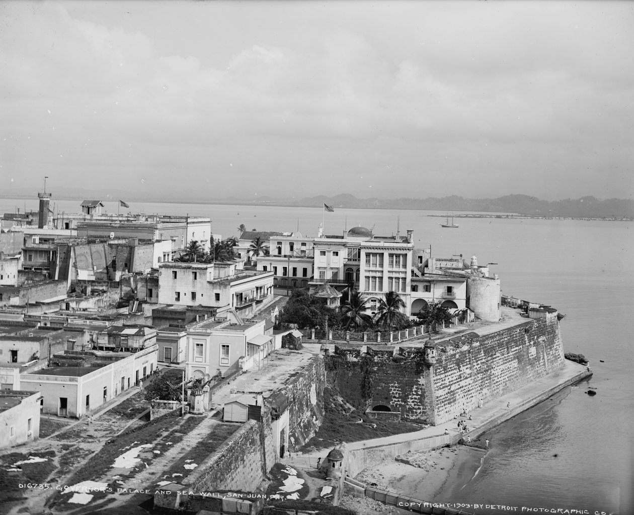 Kuvernöörin palatsi ja muuri, San Juan, Puerto Rico, n. 1903 tekijältä Detroit Publishing Co.