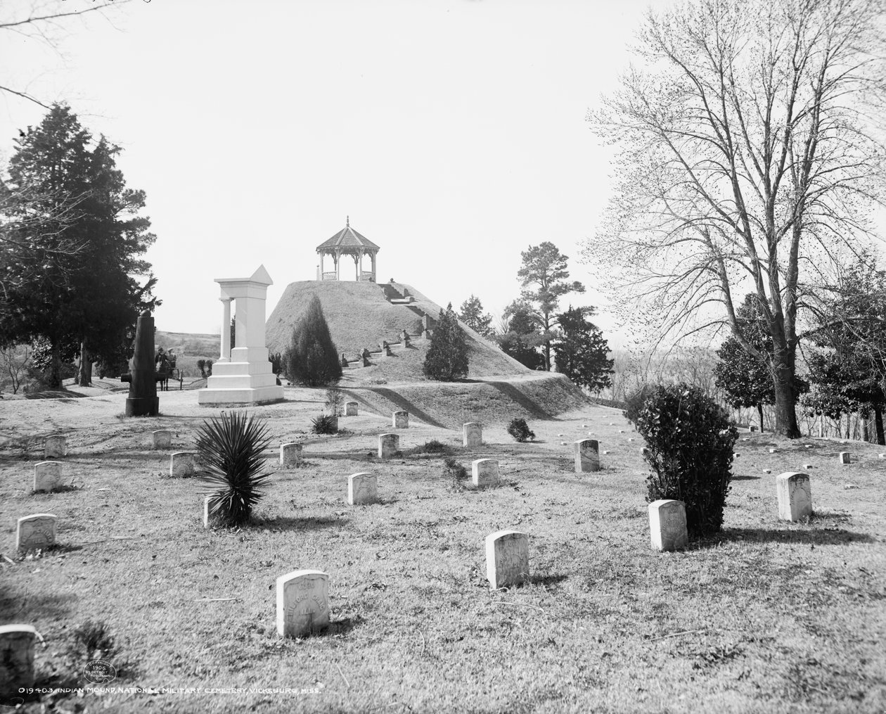 Intiaanikumpu, kansallinen sotilashautausmaa, Vicksburg, Mississippi, noin 1906. tekijältä Detroit Publishing Co.