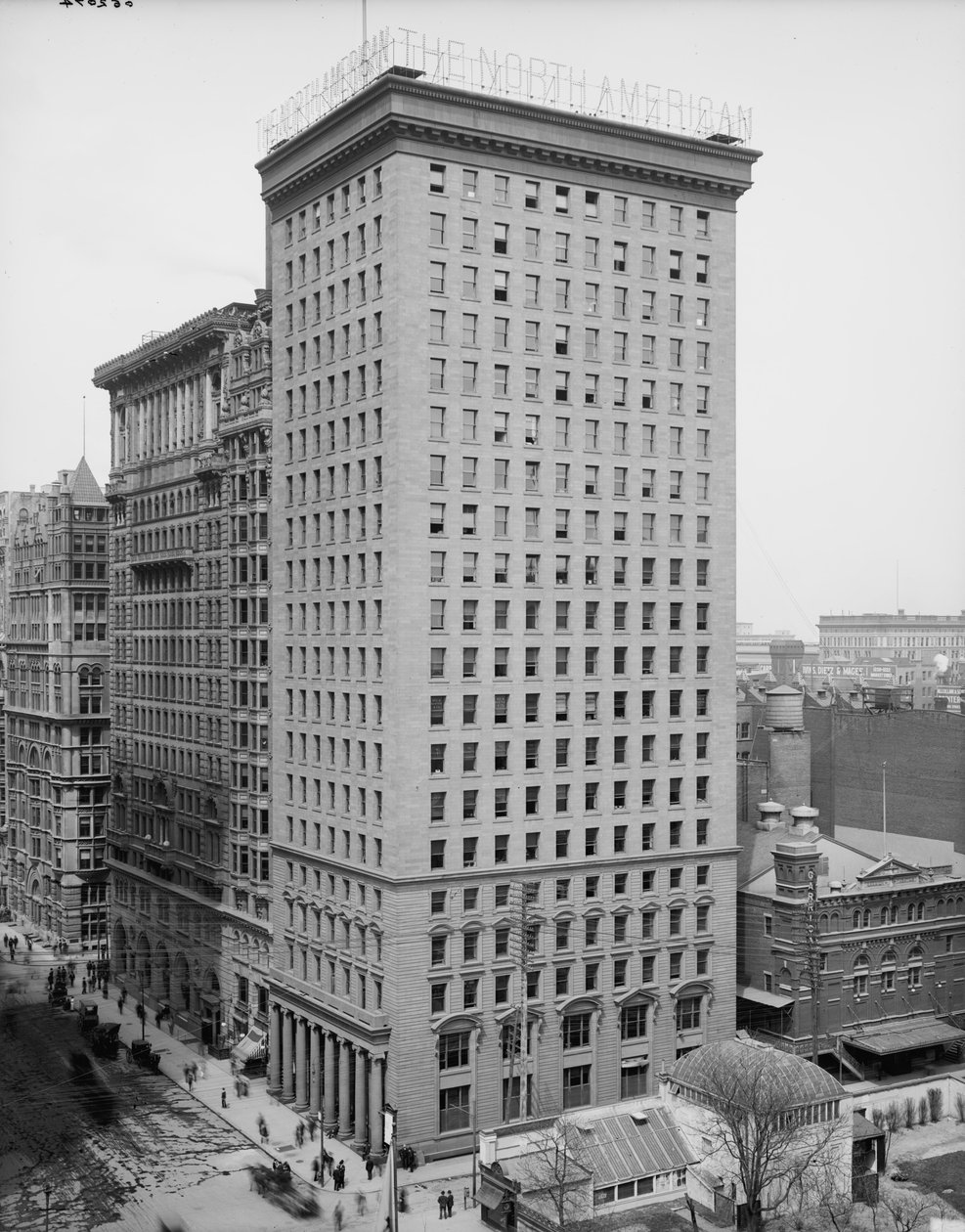 North American and Real Estate Trust Buildings, Philadelphia, Pennsylvania, n. 1897-1910 tekijältä Detroit Publishing Co.