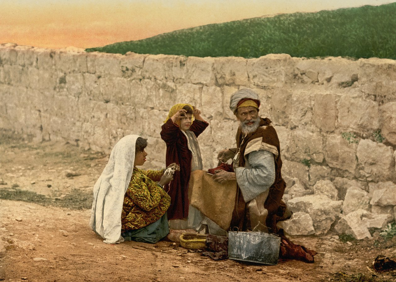 Kiertelevä suutari Jerusalemista, Pyhä maa, n. 1890 - n. 1900 (valokuvatulostus) tekijältä Detroit Photographic Co.