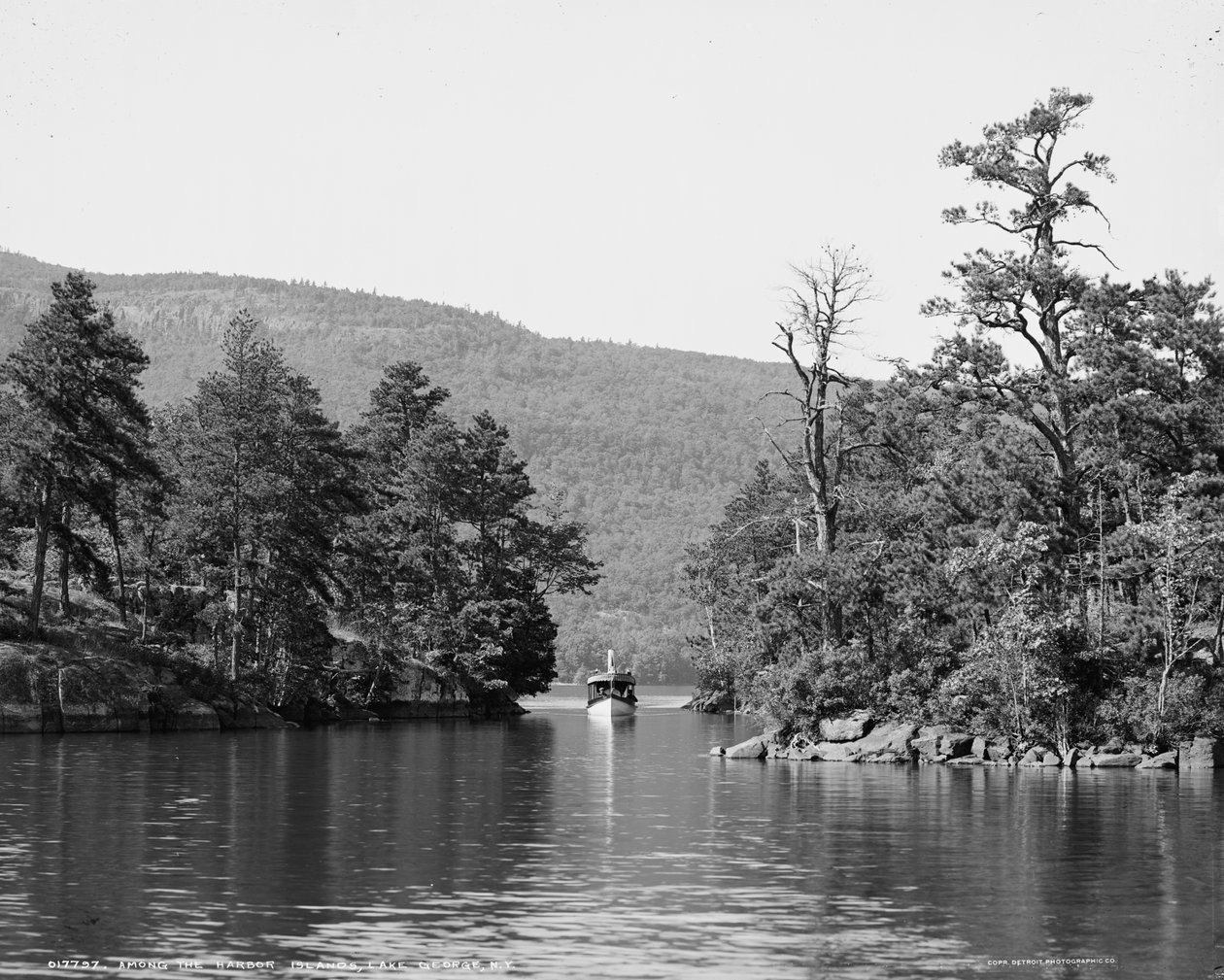 Pitkin Harbour Islands, Lake George, N.Y., noin 1904 tekijältä Detroit Publishing Co.