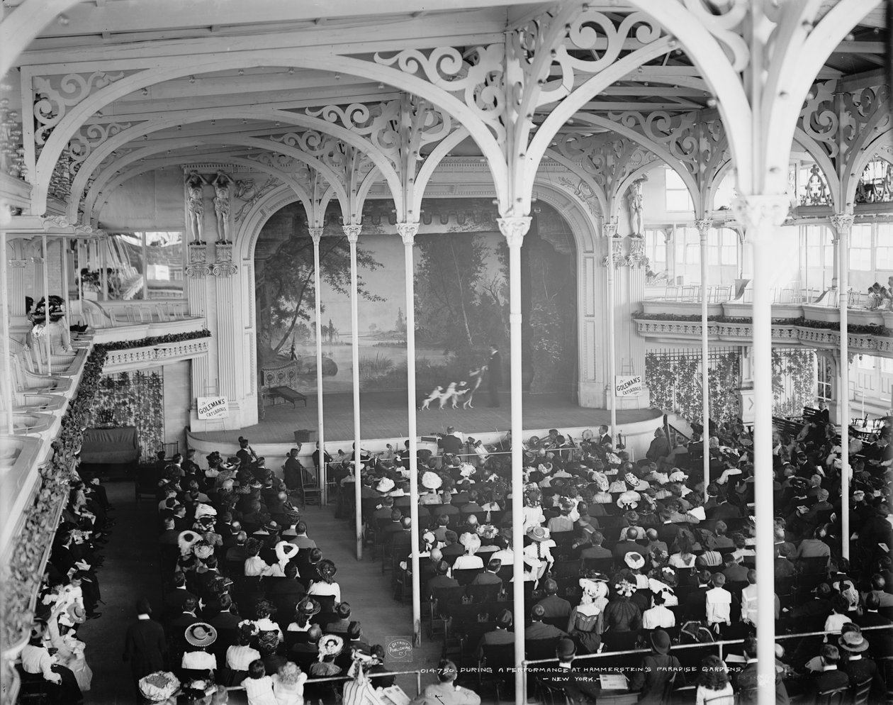 Esityksen aikana Hammerstein