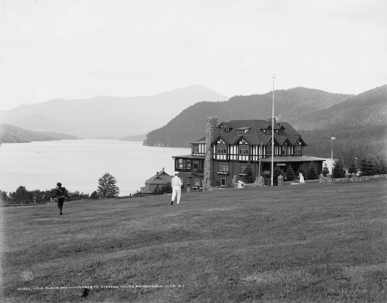 Lake Placid ja Whiteface Mountain Stevens Housesta, Adirondack Mountains, N.Y., n. 1909 tekijältä Detroit Publishing Co.
