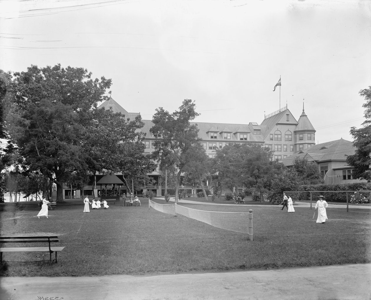 Manhasset, tennis Manhanset Housessa, Shelter Island, N.Y., n. 1904 tekijältä Detroit Publishing Co.