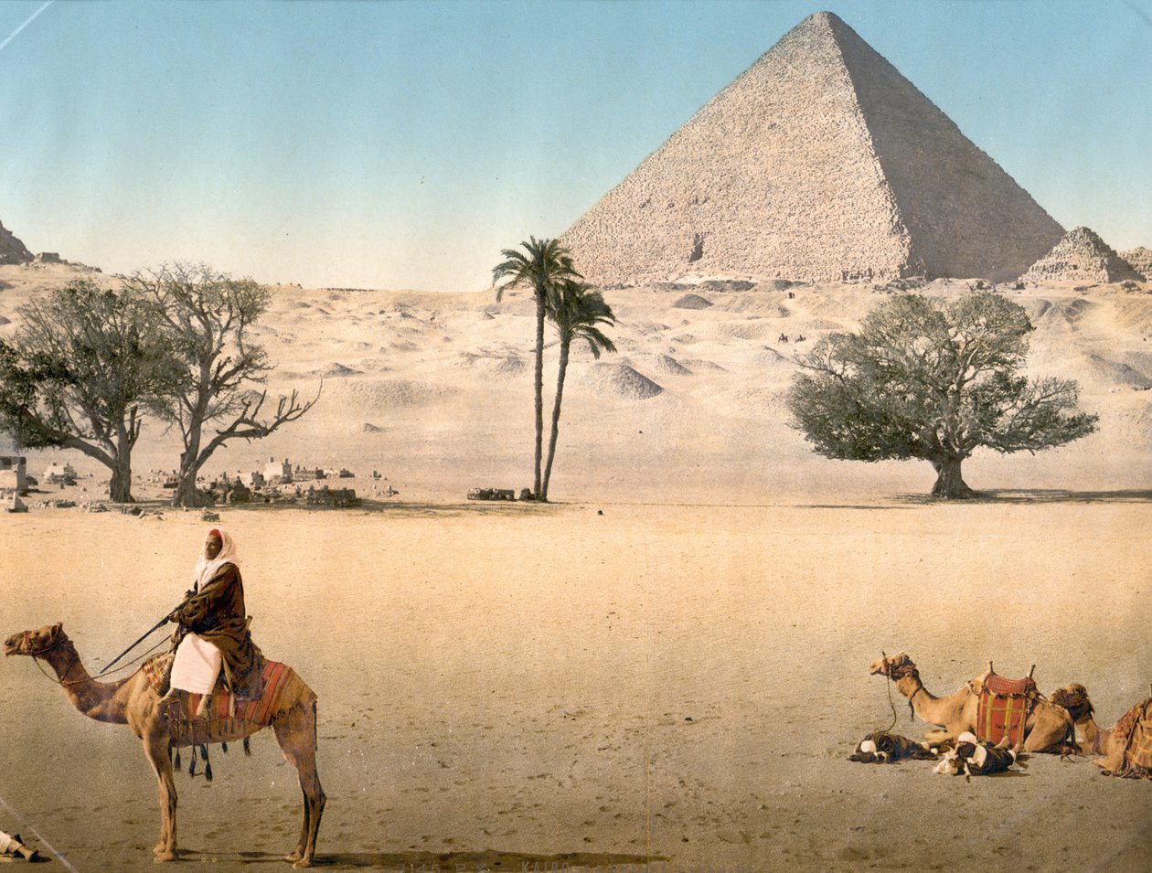 Lepäävät beduiinit lähellä Gizan suurta pyramidia, noin 1895 tekijältä Detroit Publishing Co.