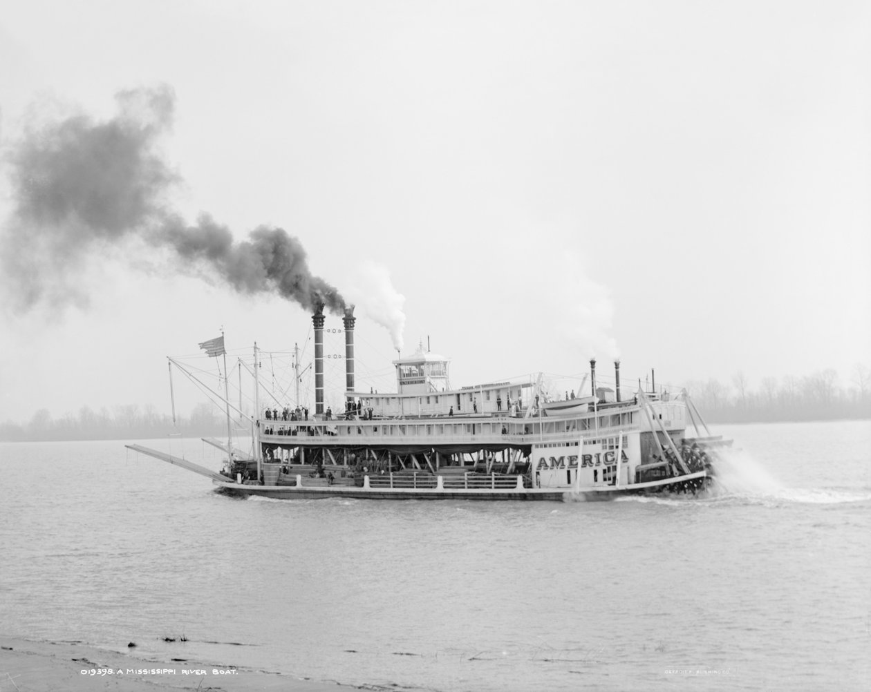 River Boat, Mississippi River, USA, n. 1906 (b/w valokuva) tekijältä Detroit Publishing Co.