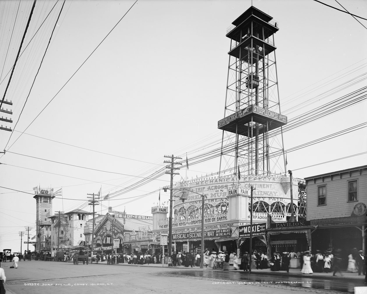 Surf Avenue, Coney Island, n. 1904 (m/w valokuva) tekijältä Detroit Publishing Co.