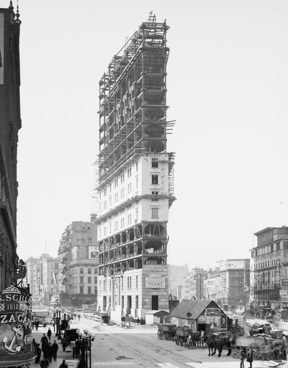 Times Building rakenteilla, 42nd Street ja Longacre Square, New York City, USA, n. 1904 tekijältä Detroit Publishing Co.