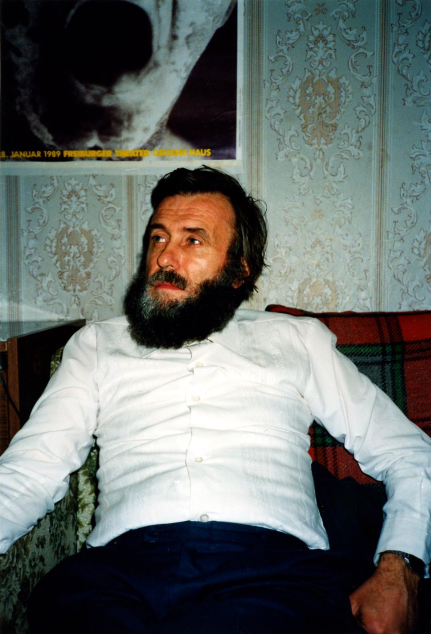 SHOOT, Vladislav - Moskovassa tekijältä Dmitri Smirnov