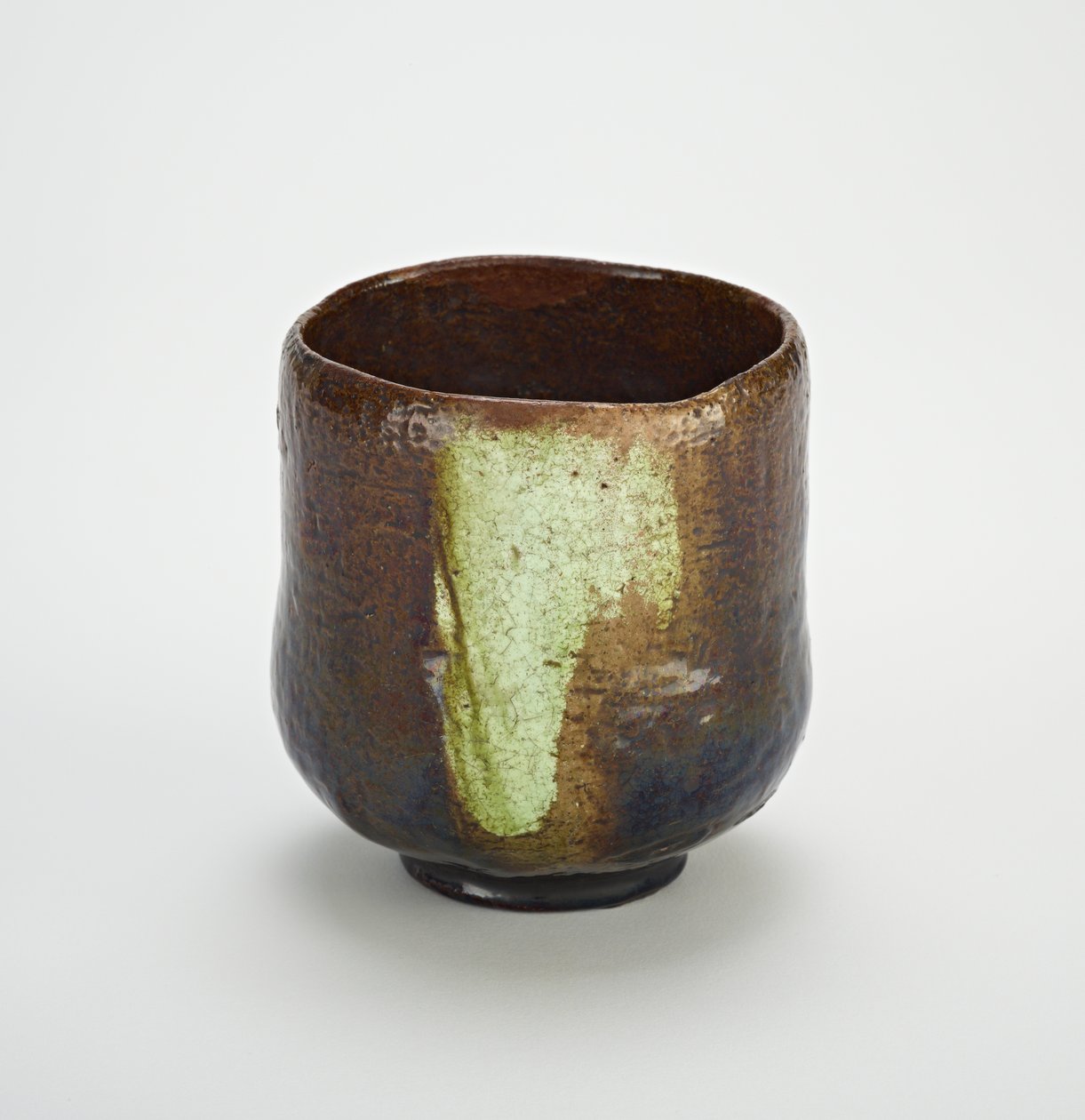 Teekulho (tsutsu-jawan), 1700-luvun loppu - 1800-luvun alku (keramiikka lyijylasituksella) tekijältä Doan Ohi