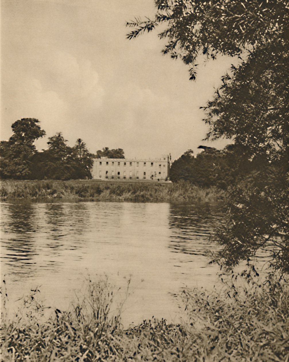 Fair Thames pesee Reedy Banks, Syon House, 1935. tekijältä Donald McLeish