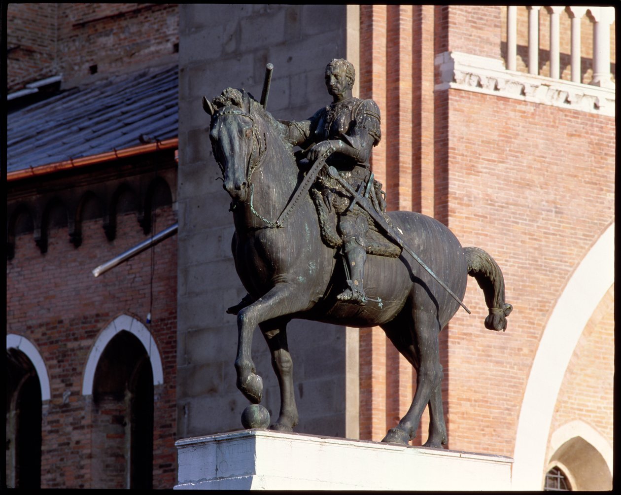 Ratsastusmuotokuva Gattamelatasta, 1453 (pronssi) (katso 139006 ja 139007) tekijältä Donatello