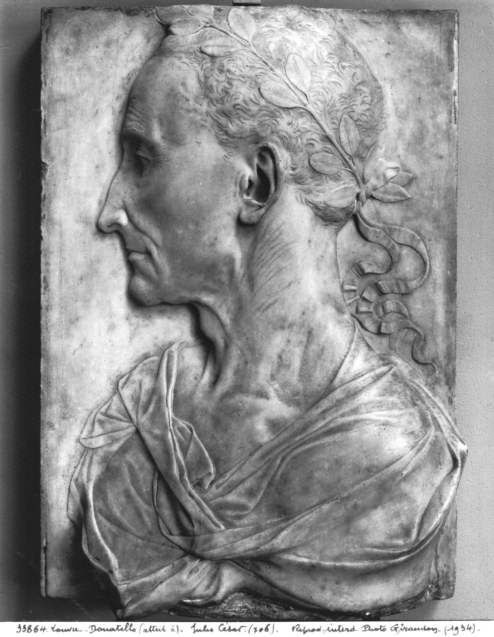 Julius Caesarin (101-44 eKr.) muotokuva (marmori) tekijältä Donatello