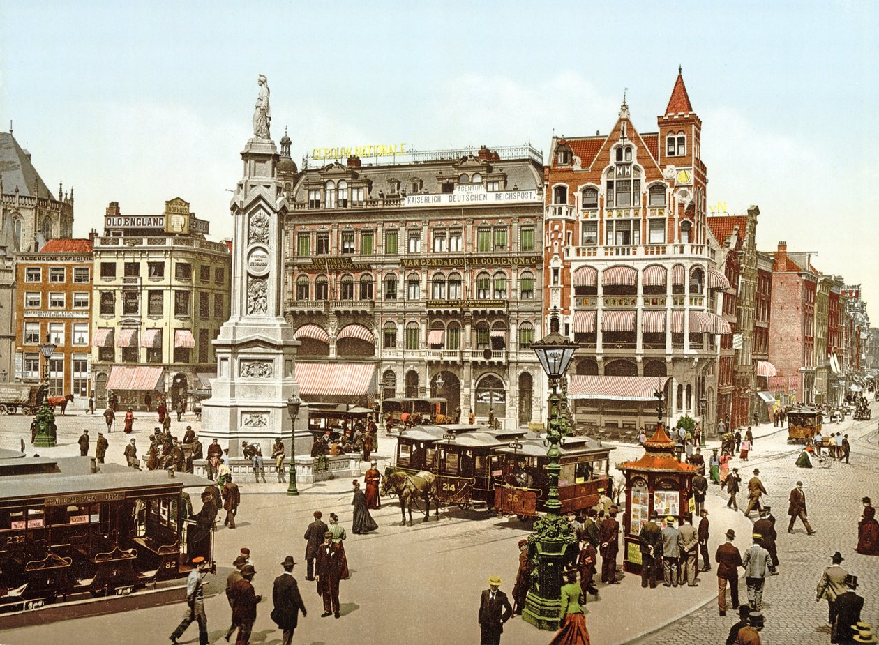 Näkymä Dam-aukiolle Amsterdamissa, 1890-1900 tekijältä Dutch Photographer