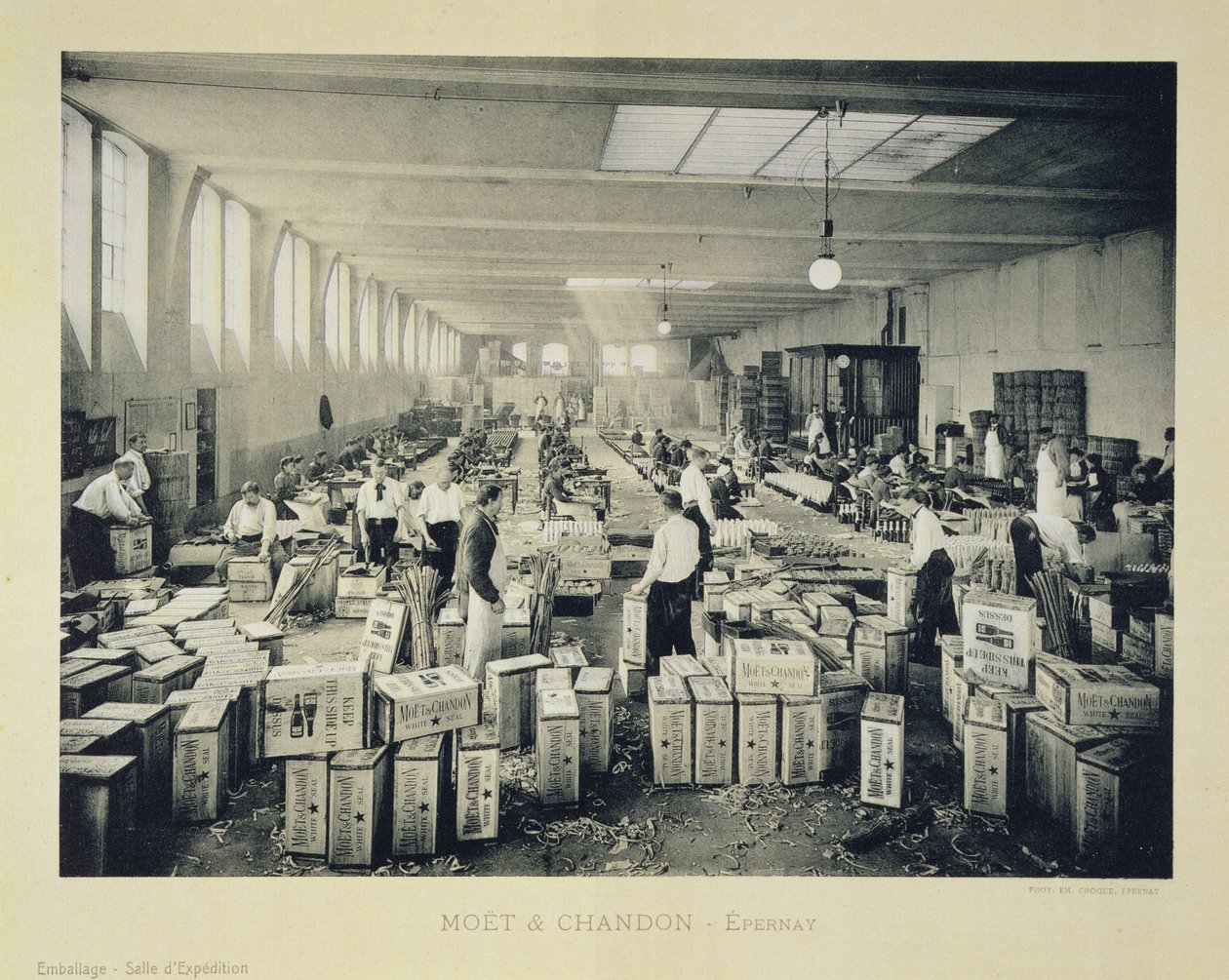 Pakkaukset lähetystä varten, La France Vinicole, julkaisija Moet & Chandon, Epernay (photolith) tekijältä E.M. Choque