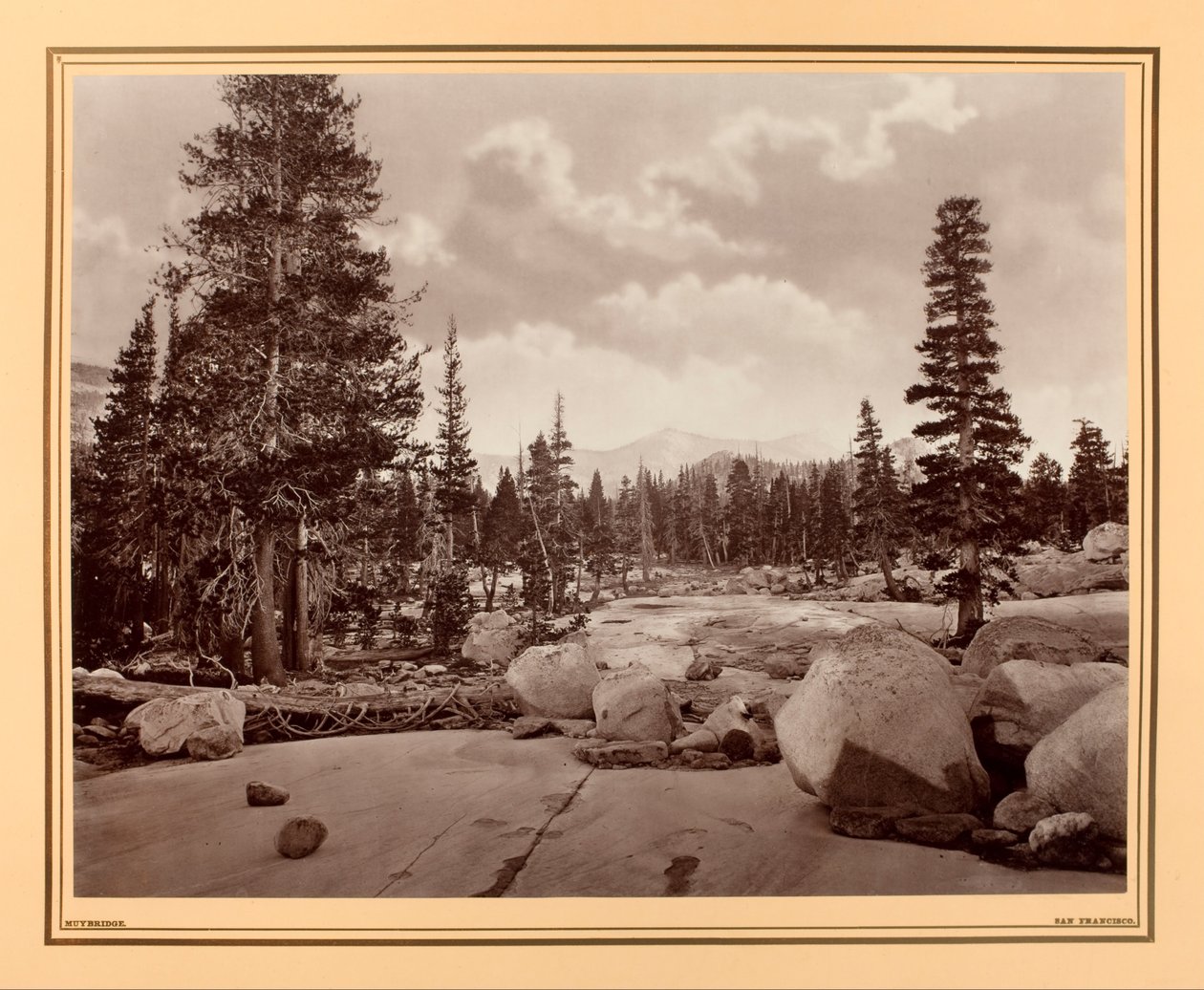 Muinainen jäätikön kanava. Tenaya -järvi. Sierra Nevadan vuoret. tekijältä Eadweard Muybridge
