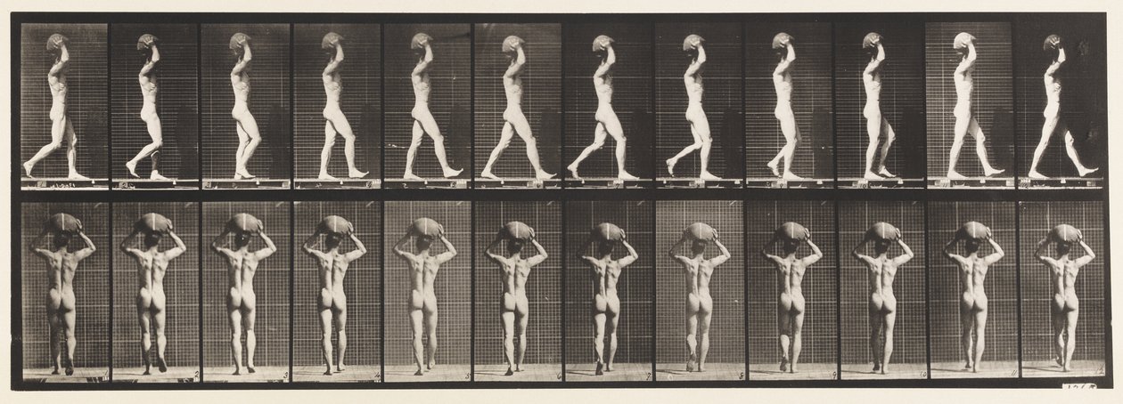 Levy 27. Kävely, 70 lb:n kivi kantaminen päässä, kädet kohotettuina tekijältä Eadweard Muybridge