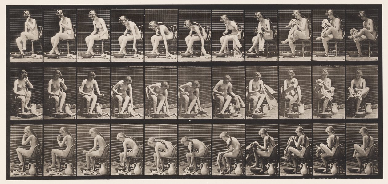Lauta 411. Pyyhkeen nostaminen istuessa ja jalkojen pyyhkiminen, 1872-1885 tekijältä Eadweard Muybridge