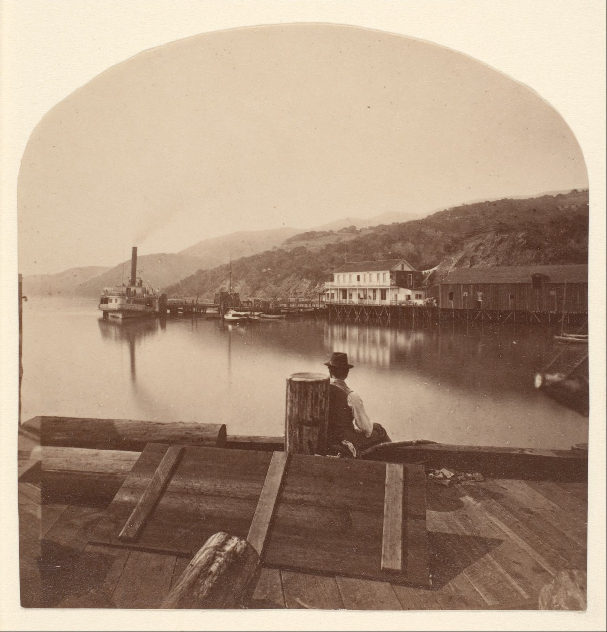 Sausalito N.P.C.R.R.:n laiturilta etelään katsottuna tekijältä Eadweard Muybridge