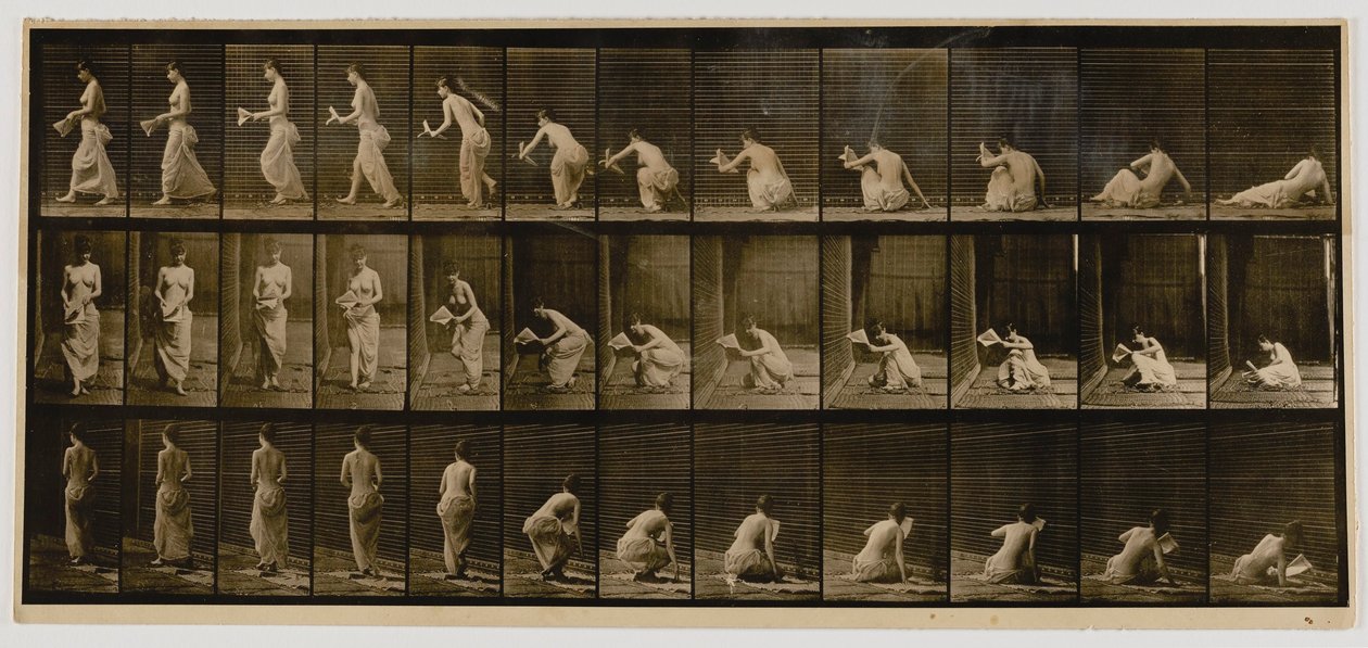 Nainen nousee istumasta maassa, kirjasta Animal Locomotion (Eläinten liikkuminen) tekijältä Eadweard Muybridge