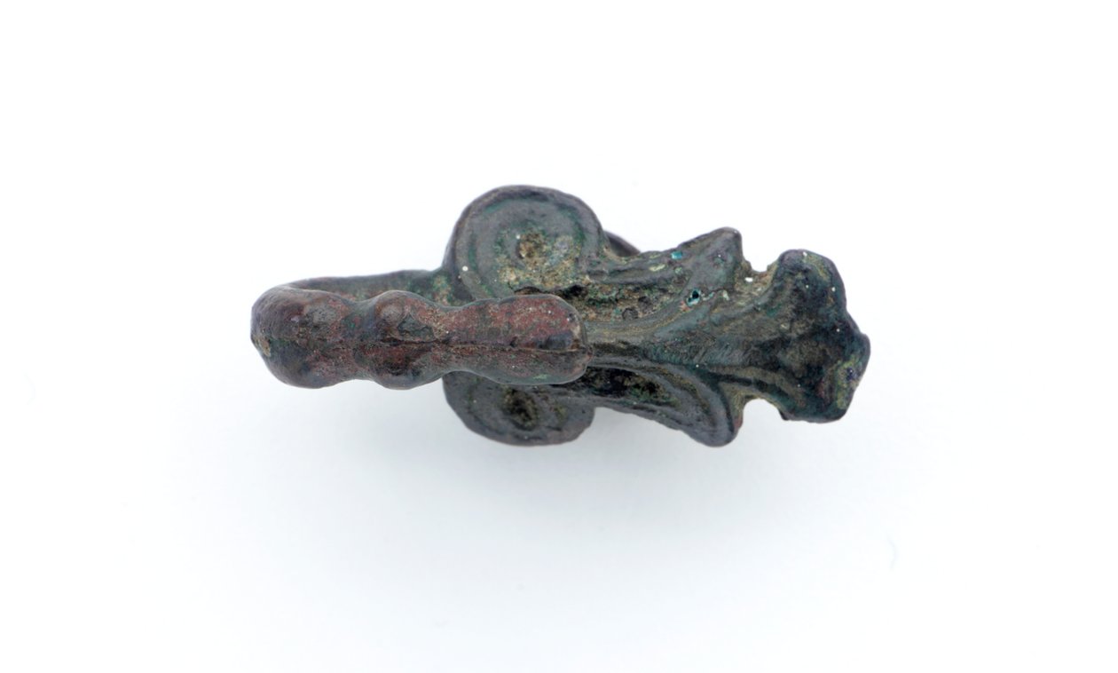 Vaatekoukku, 400-200 eaa tekijältä Eastern Zhou Dynasty Chinese School