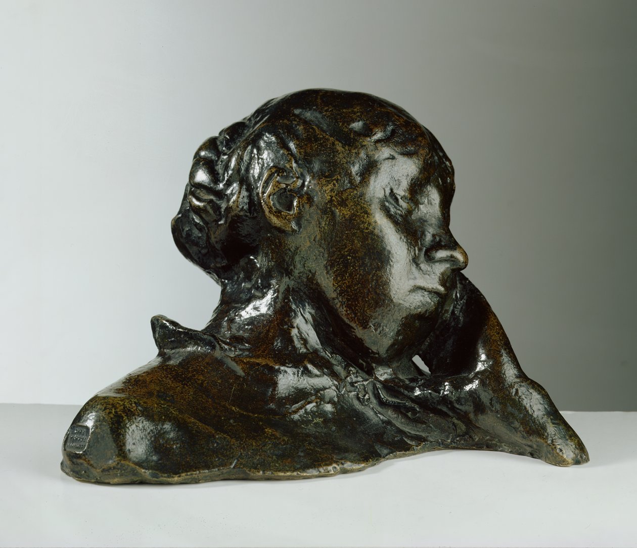 Naisen muotokuva, pää tuettu vasemmalla kädellä (pronssi) tekijältä Edgar Degas