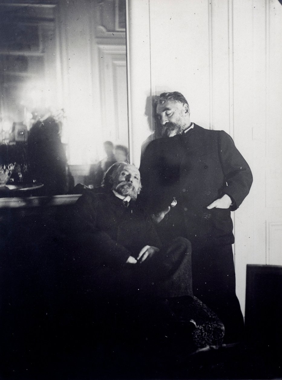 Muotokuvia runoilija Stephane Mallarmesta (1842-1898) ja taidemaalari Auguste Renoirista (1841-1919). Edgar Degasin (1834-1917) valokuvakirja 1895 Pariisi, Jacques Doucet -kirjasto tekijältä Edgar Degas
