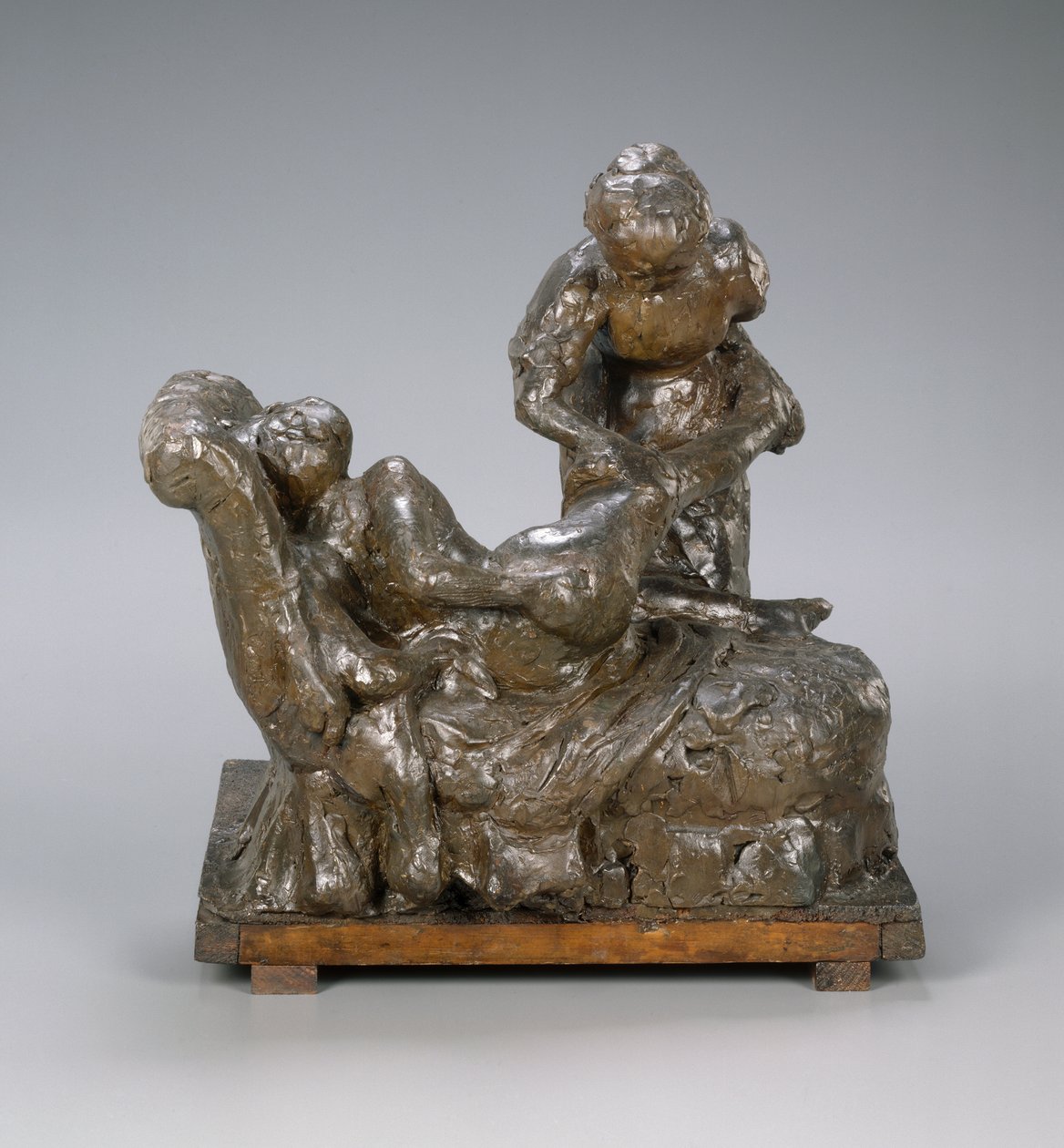 Hieroja, ryhmä, n. 1895 (plastiliini, metalliarmatuuri, puu, korkki, puisella alustalla) tekijältä Edgar Degas