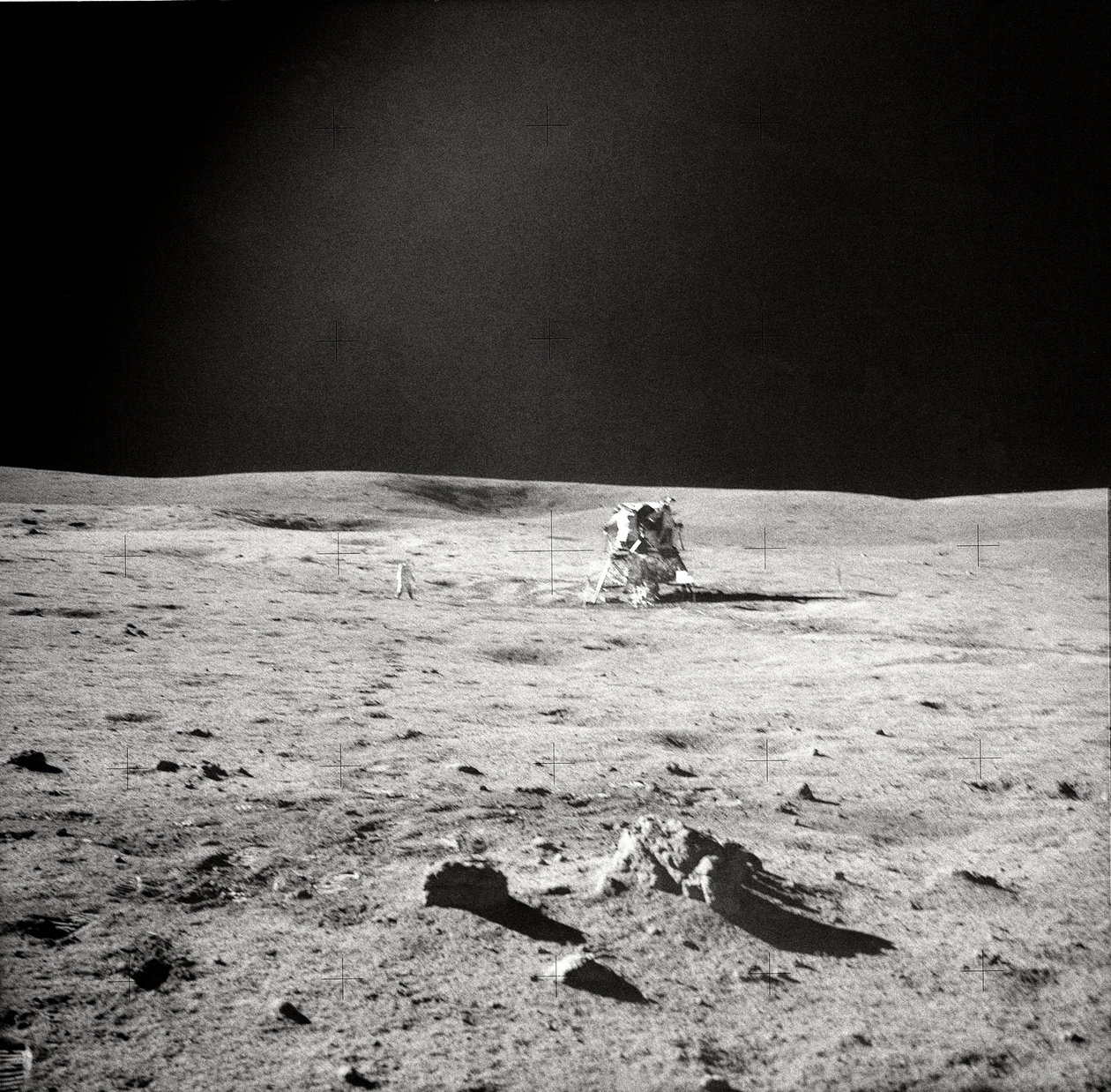Apollo 14 EVA View, kuun pinta, 1971. tekijältä Edgar Mitchell