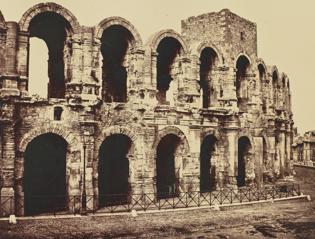 Arles. Amfiteatteri tekijältä Édouard Baldus