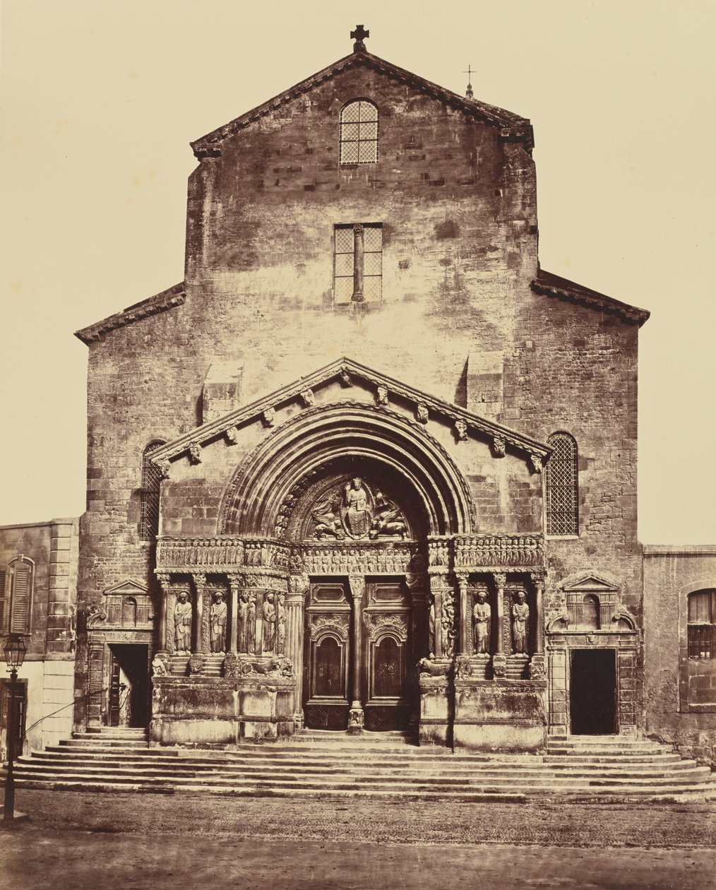 Arles. Saint-Trophime tekijältä Édouard Baldus