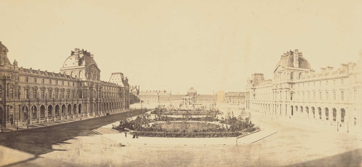 [Näkymä Cour Napoléonilta kohti Tuileries