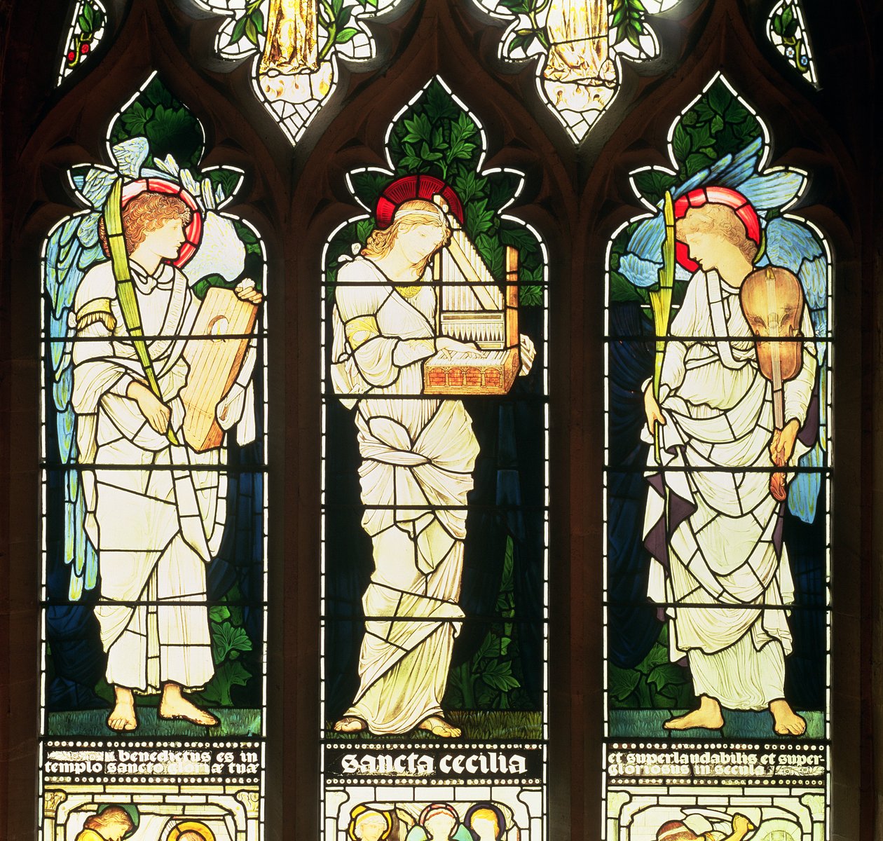 St. Cecilia ja kaksi enkeliä, 1870-luku (lasimaalaus) tekijältä Edward Burne Jones