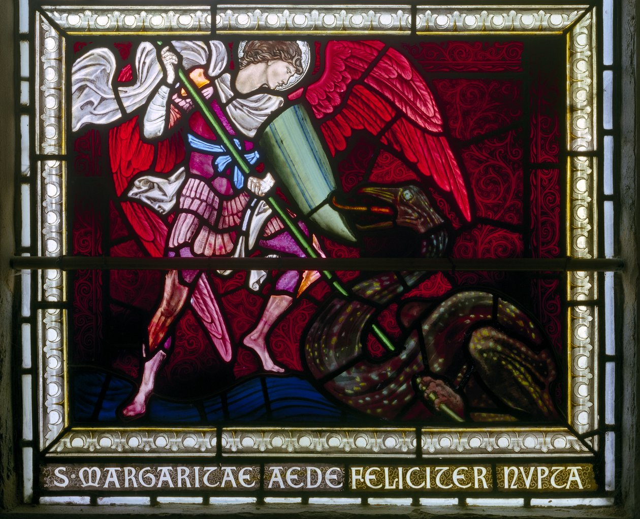 Rottingdean, St Margaret, Morris & Co., Edward Burne-Jones, St Michael Slaying The Dragon, 1893 tekijältä Edward Burne Jones