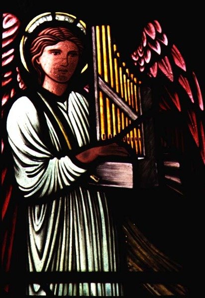 Sir Edward Burne-Jonesin (1833-98) enkeli portatiivisilla uruilla tekijältä Edward Coley Burne Jones