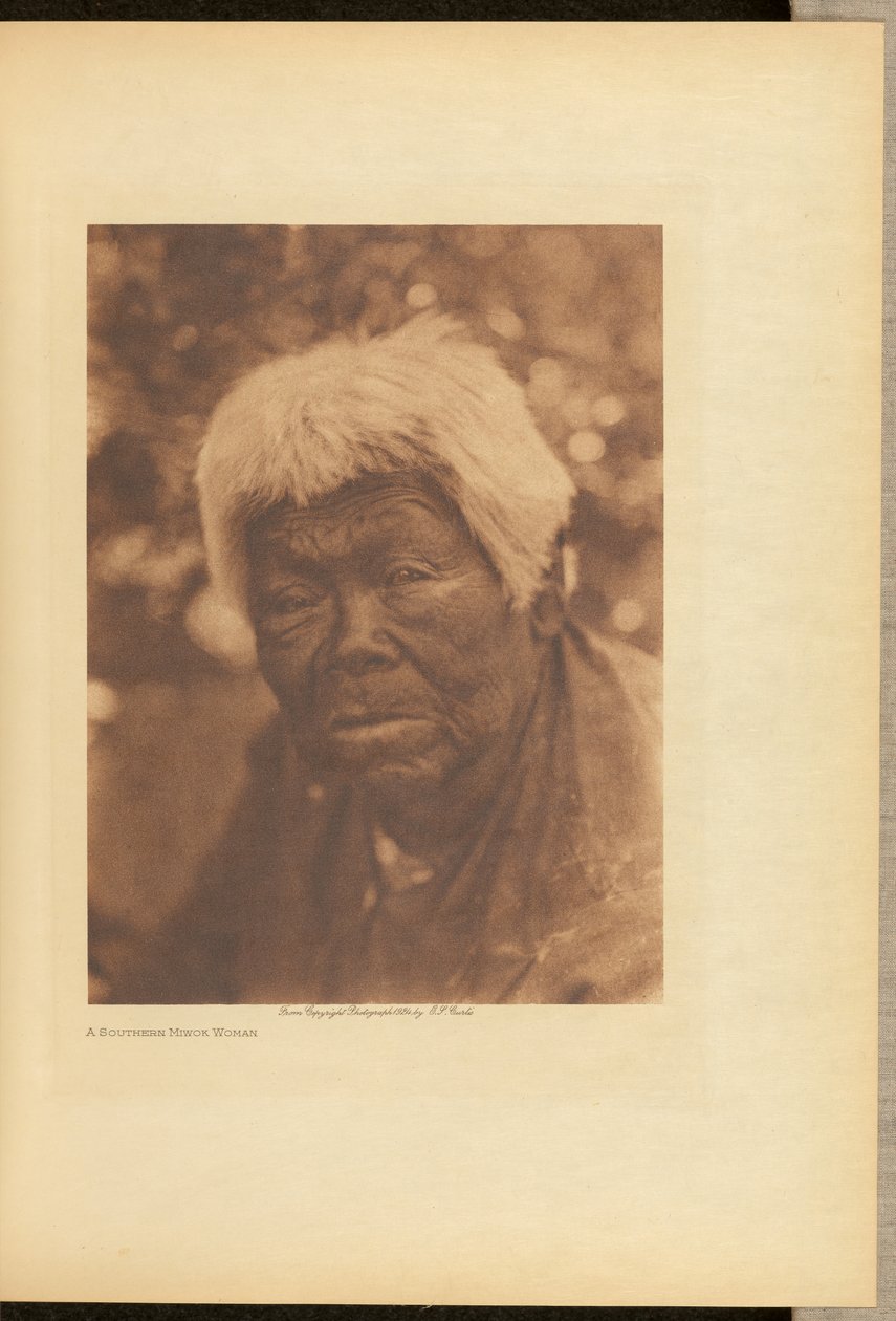 Eteläinen Miwok-nainen tekijältä Edward S. Curtis