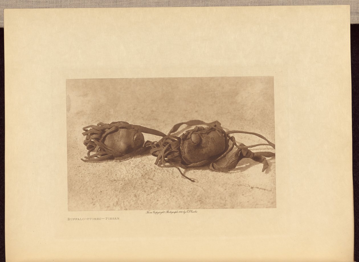 Buffalo-kivet - Piegan tekijältä Edward S. Curtis