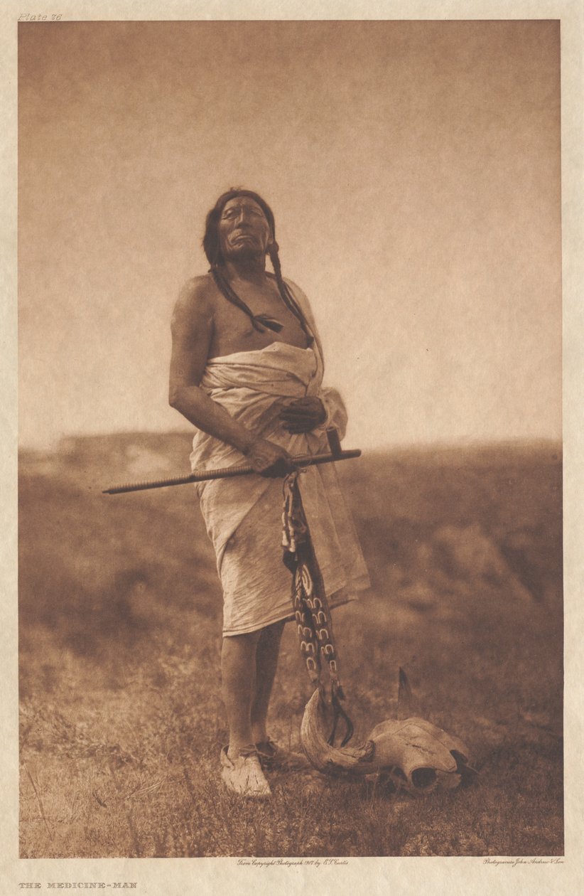 Salkku III, laatat 76-110, 119, 136 tekijältä Edward S. Curtis