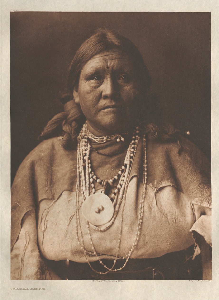 Salkku I, laatta 23: Jicarilla Matrona tekijältä Edward S. Curtis