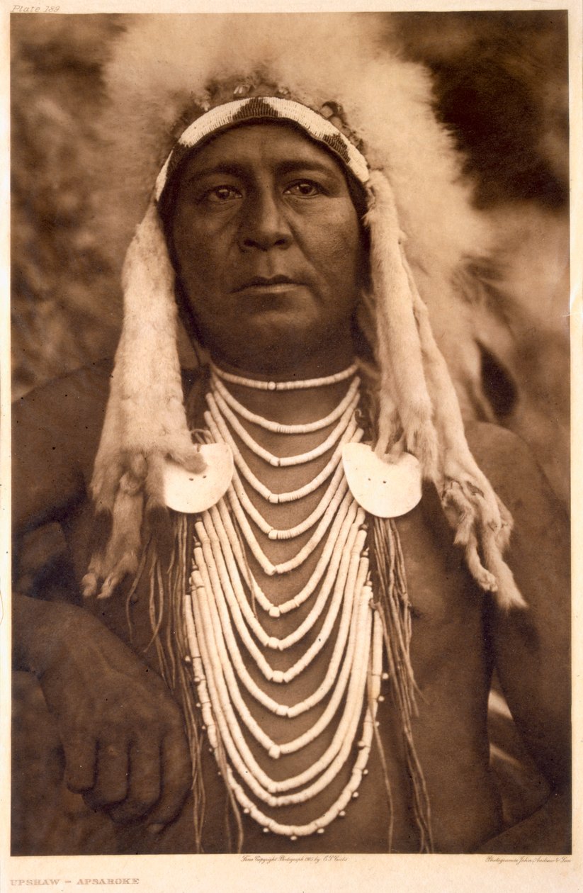 Upshaw da tribo Apsaroke finlandesa tekijältä Edward Sheriff (after) Curtis